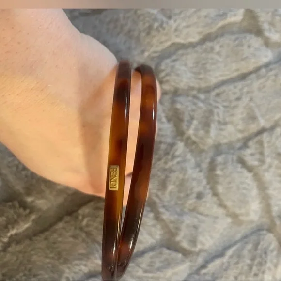 Fendi Tortoiseshell Hair Accessory - Picture 5 of 10